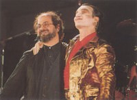 salman rushdie y bono.jpg