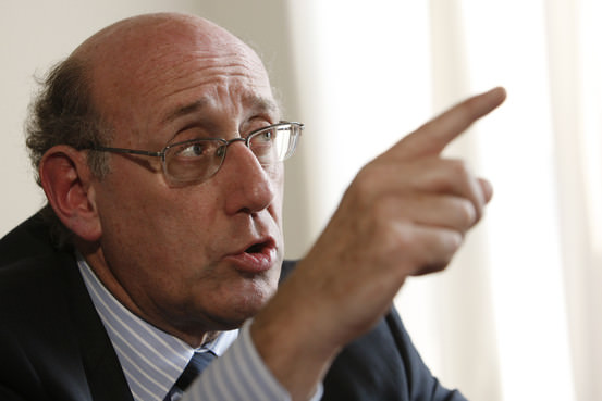 Kenneth Feinberg wags the scolding forefinger of fiscal justice. 