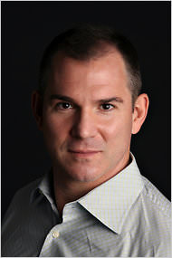 Frank Bruni is really good at posing for photographs. |||
