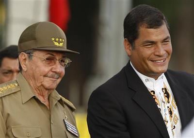 Correa Visits Havana Wax Museum