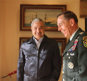 Elias Murr with David Petraeus 