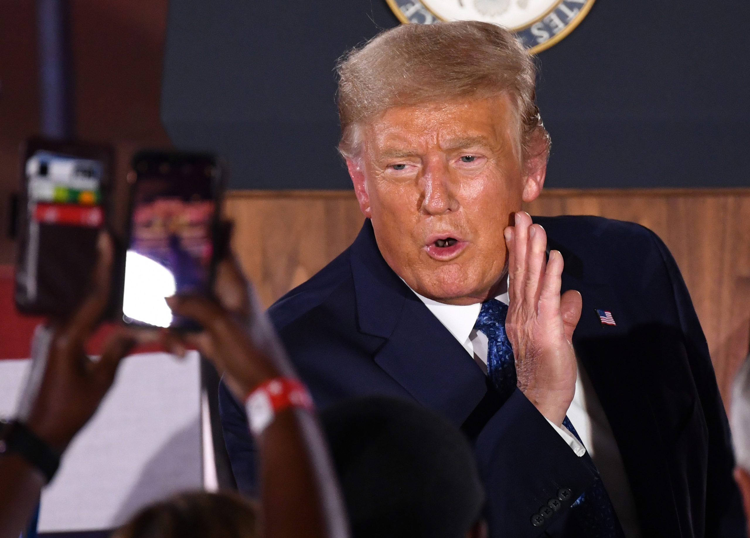 DONALD TRUMP