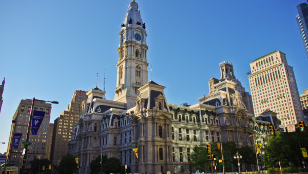 https://commons.wikimedia.org/wiki/File:Philadelphia_City_Hall_7.jpg